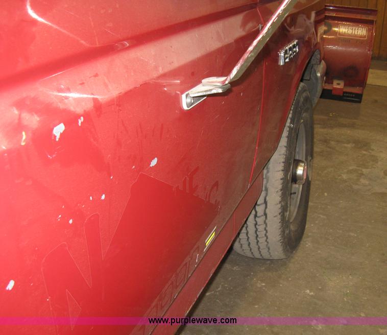 image for item B8461 1989 Ford F250 HD Custom SuperCab plow truck