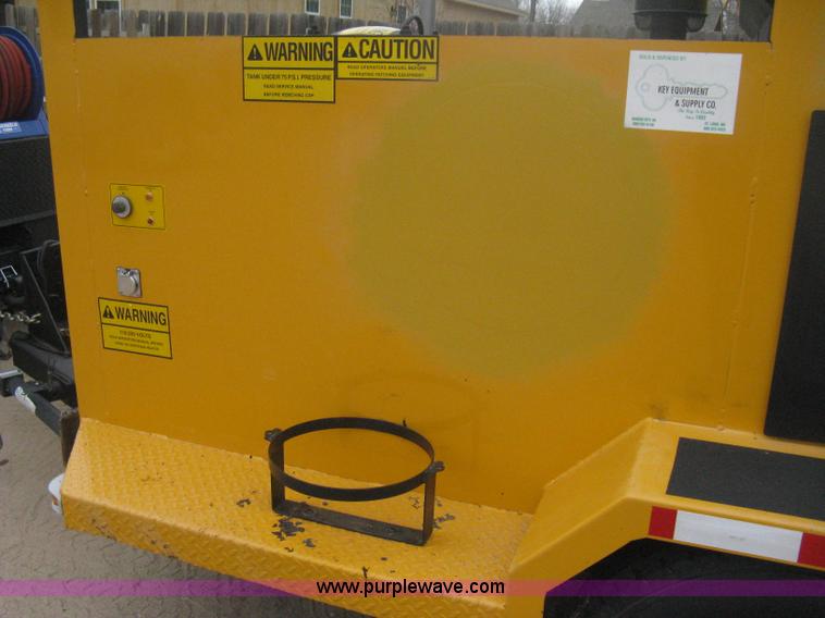 image for item B8463 2007 Schwarze SP10 spray patcher