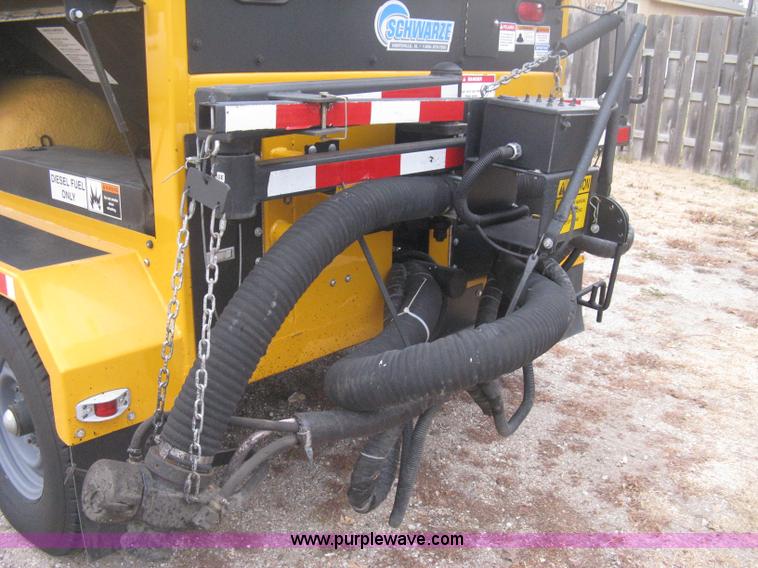 image for item B8463 2007 Schwarze SP10 spray patcher