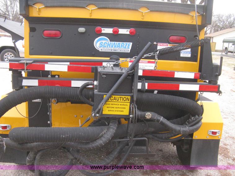 image for item B8463 2007 Schwarze SP10 spray patcher