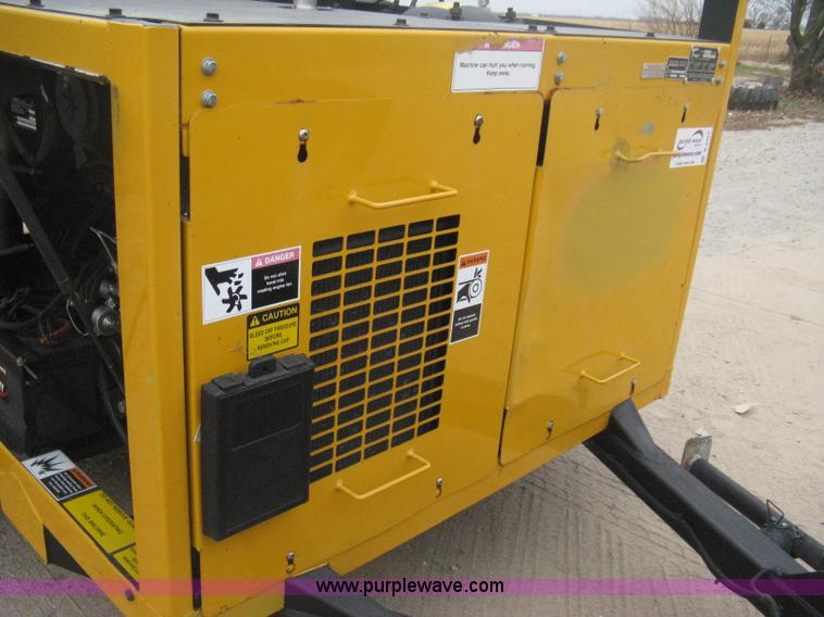 image for item B8463 2007 Schwarze SP10 spray patcher