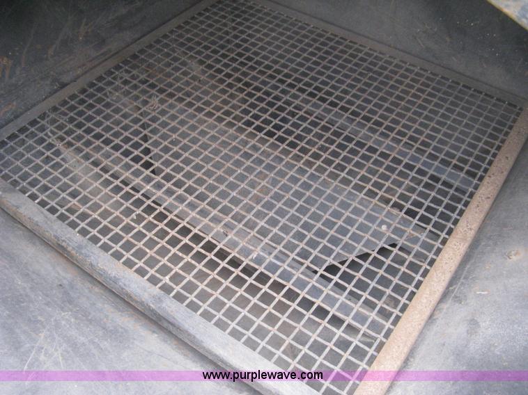 image for item B8463 2007 Schwarze SP10 spray patcher