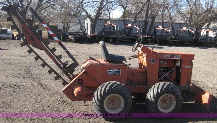 image for item B8470 Ditch Witch J20 trencher