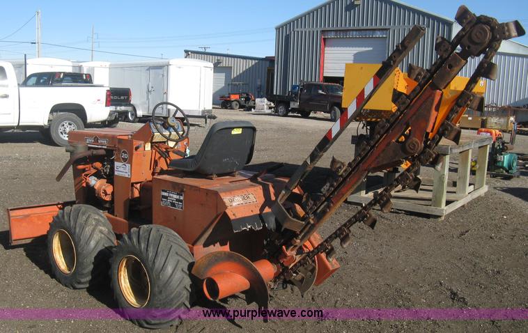 image for item B8470 Ditch Witch J20 trencher