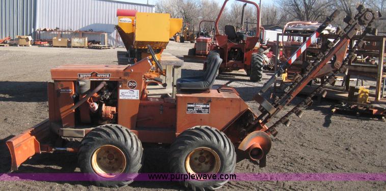image for item B8470 Ditch Witch J20 trencher