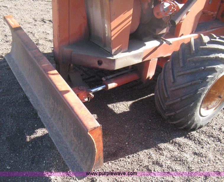 image for item B8470 Ditch Witch J20 trencher