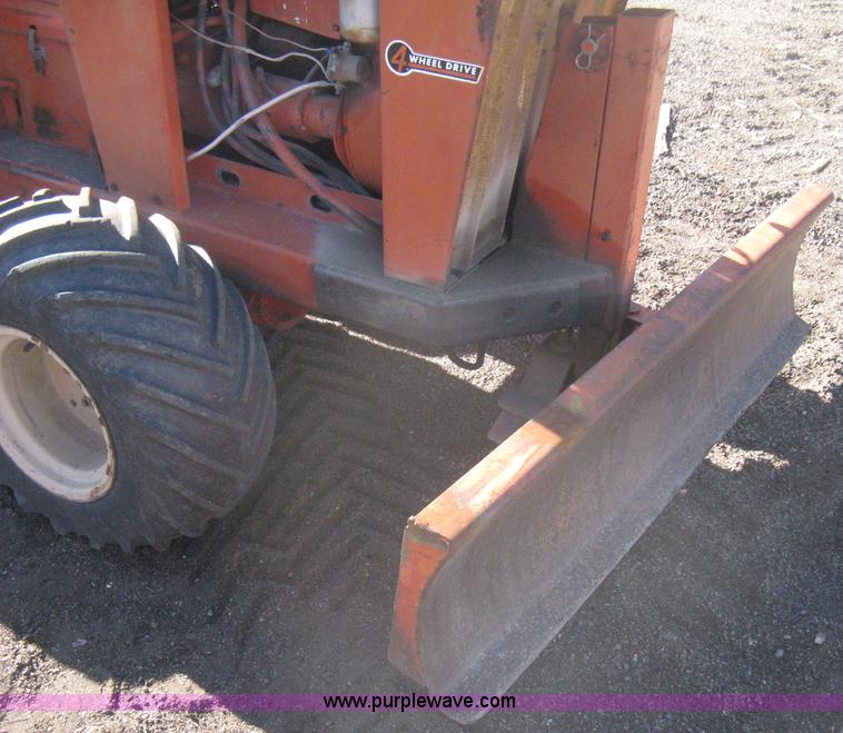 image for item B8470 Ditch Witch J20 trencher