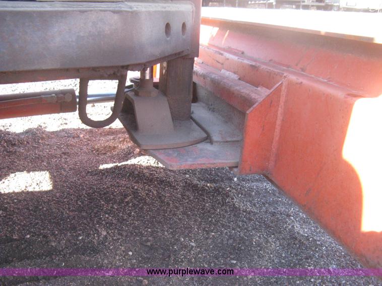 image for item B8470 Ditch Witch J20 trencher