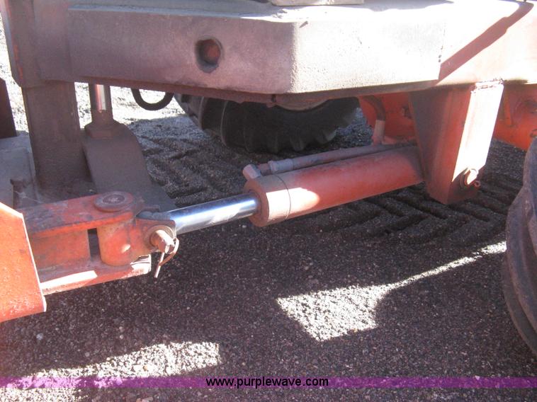 image for item B8470 Ditch Witch J20 trencher