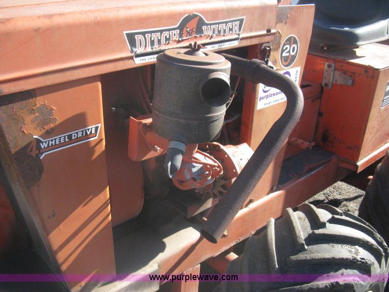 image for item B8470 Ditch Witch J20 trencher