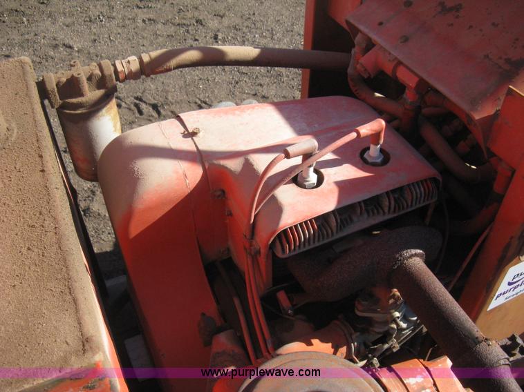 image for item B8470 Ditch Witch J20 trencher