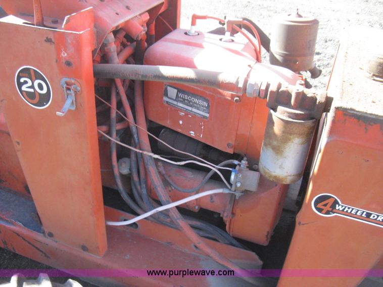 image for item B8470 Ditch Witch J20 trencher