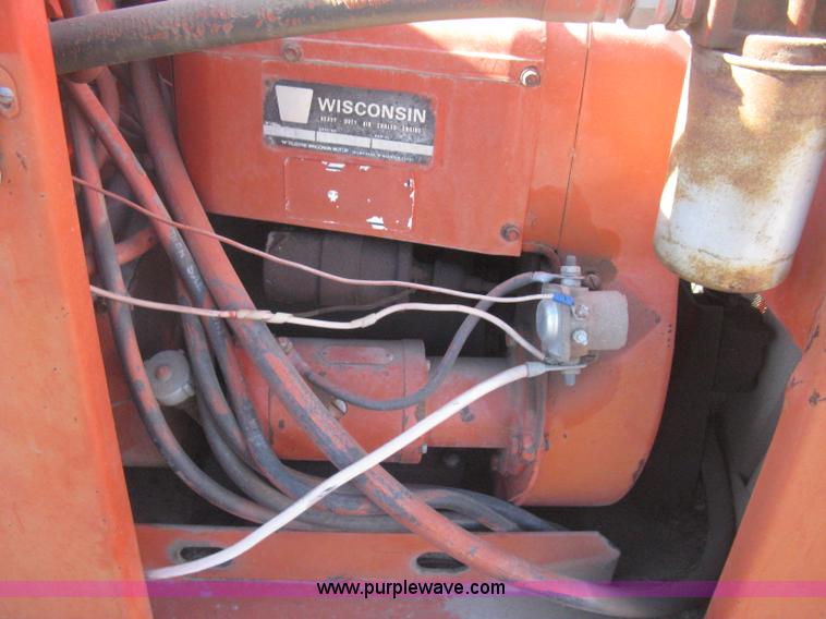 image for item B8470 Ditch Witch J20 trencher