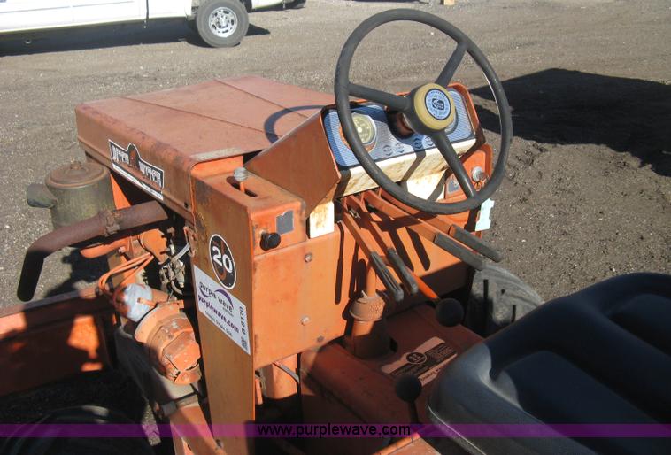 image for item B8470 Ditch Witch J20 trencher