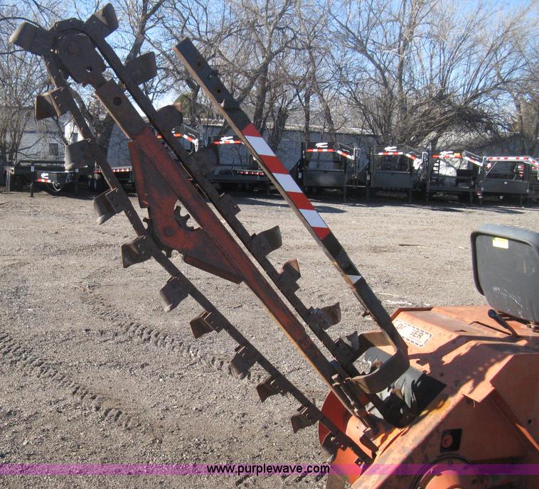 image for item B8470 Ditch Witch J20 trencher