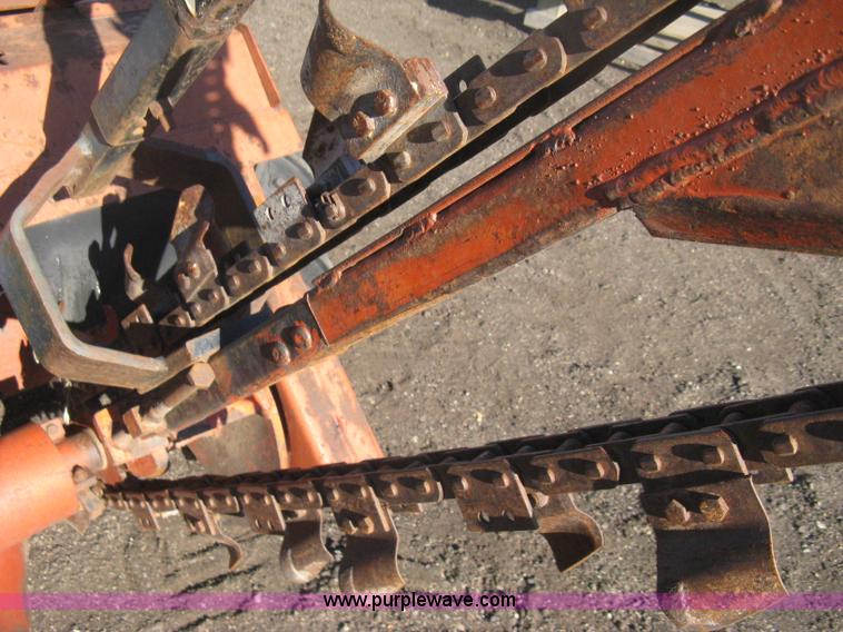 image for item B8470 Ditch Witch J20 trencher