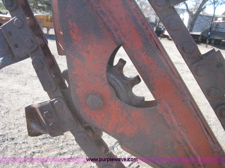 image for item B8470 Ditch Witch J20 trencher