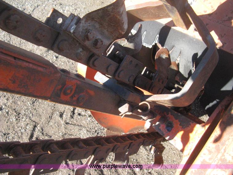 image for item B8470 Ditch Witch J20 trencher