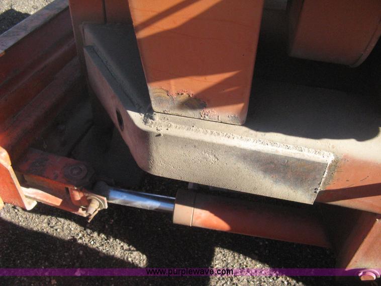 image for item B8470 Ditch Witch J20 trencher