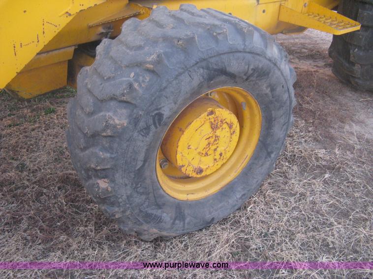 image for item B8476 1990 JCB 1400B Extradig backhoe