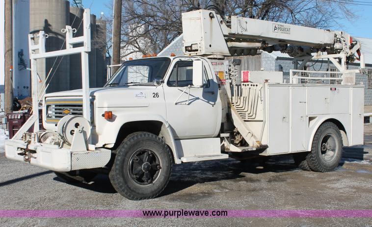 image for item E2811 1984 Chevrolet Kodiak C7D042 Digger Derrick truck