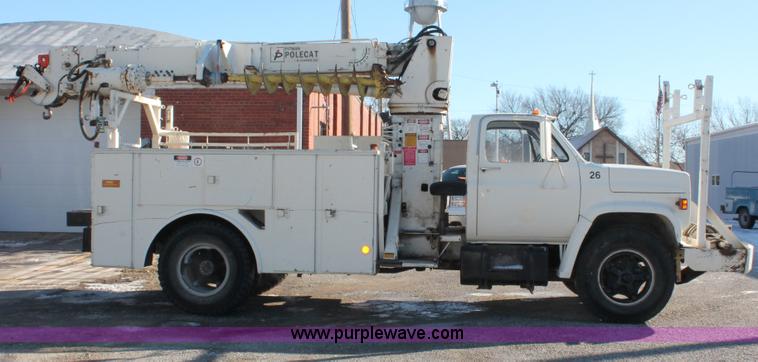 image for item E2811 1984 Chevrolet Kodiak C7D042 Digger Derrick truck