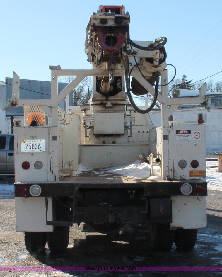 image for item E2811 1984 Chevrolet Kodiak C7D042 Digger Derrick truck