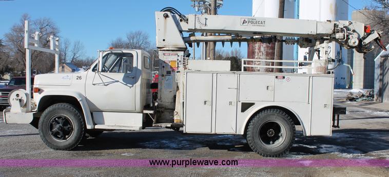 image for item E2811 1984 Chevrolet Kodiak C7D042 Digger Derrick truck