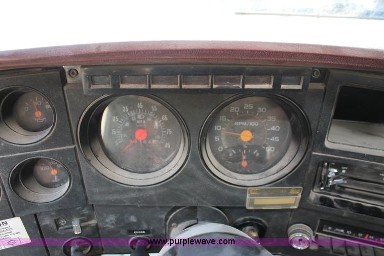 image for item E2811 1984 Chevrolet Kodiak C7D042 Digger Derrick truck