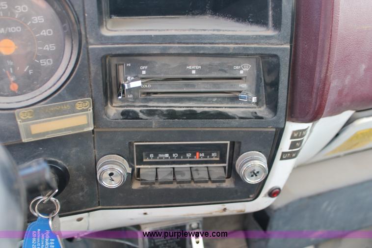 image for item E2811 1984 Chevrolet Kodiak C7D042 Digger Derrick truck