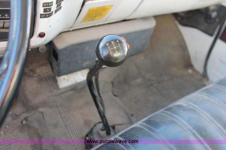 image for item E2811 1984 Chevrolet Kodiak C7D042 Digger Derrick truck