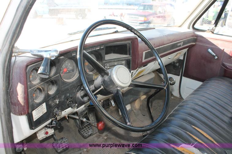 image for item E2811 1984 Chevrolet Kodiak C7D042 Digger Derrick truck