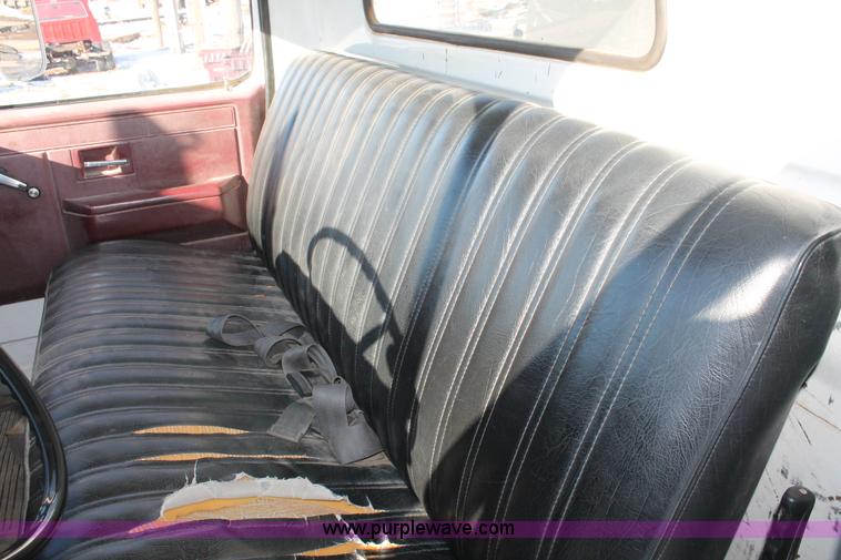 image for item E2811 1984 Chevrolet Kodiak C7D042 Digger Derrick truck