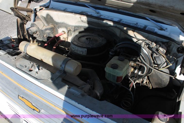 image for item E2811 1984 Chevrolet Kodiak C7D042 Digger Derrick truck