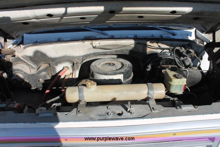 image for item E2811 1984 Chevrolet Kodiak C7D042 Digger Derrick truck