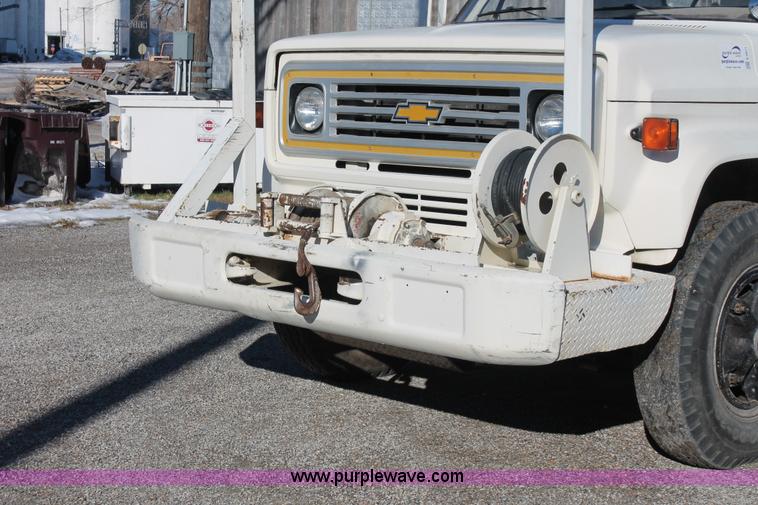 image for item E2811 1984 Chevrolet Kodiak C7D042 Digger Derrick truck