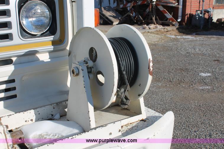 image for item E2811 1984 Chevrolet Kodiak C7D042 Digger Derrick truck