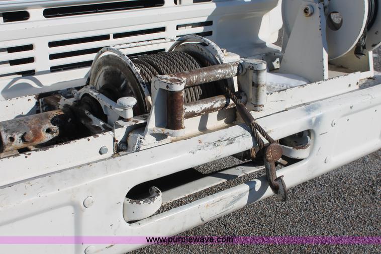 image for item E2811 1984 Chevrolet Kodiak C7D042 Digger Derrick truck