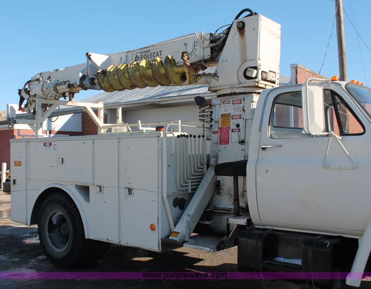 image for item E2811 1984 Chevrolet Kodiak C7D042 Digger Derrick truck