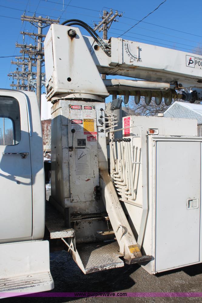 image for item E2811 1984 Chevrolet Kodiak C7D042 Digger Derrick truck