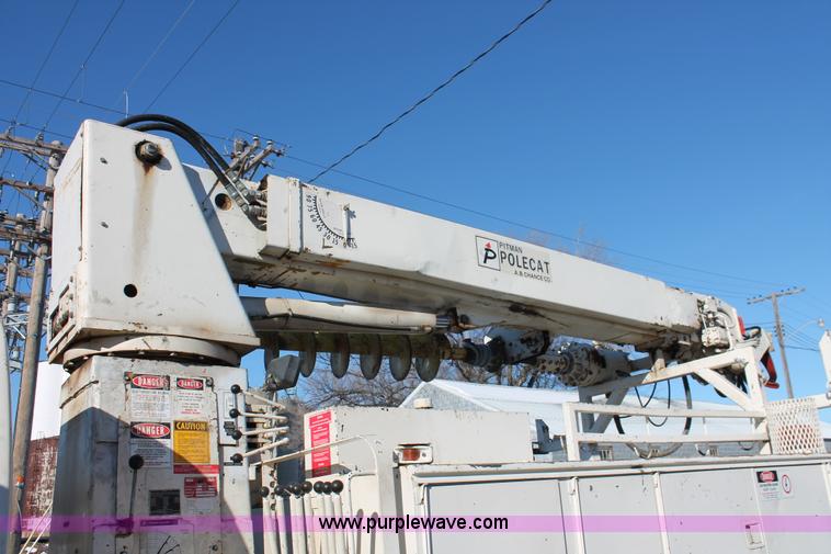 image for item E2811 1984 Chevrolet Kodiak C7D042 Digger Derrick truck