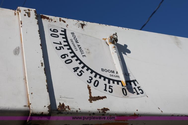 image for item E2811 1984 Chevrolet Kodiak C7D042 Digger Derrick truck