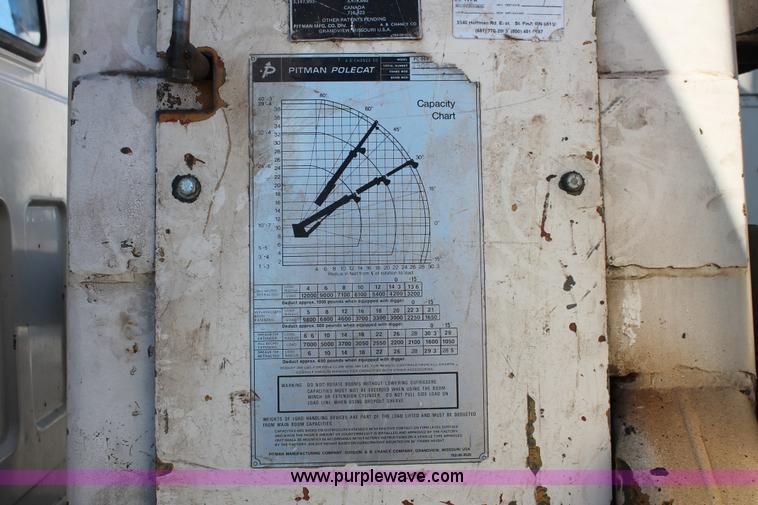 image for item E2811 1984 Chevrolet Kodiak C7D042 Digger Derrick truck