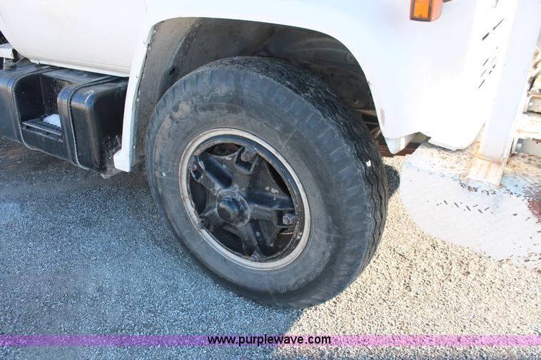 image for item E2811 1984 Chevrolet Kodiak C7D042 Digger Derrick truck