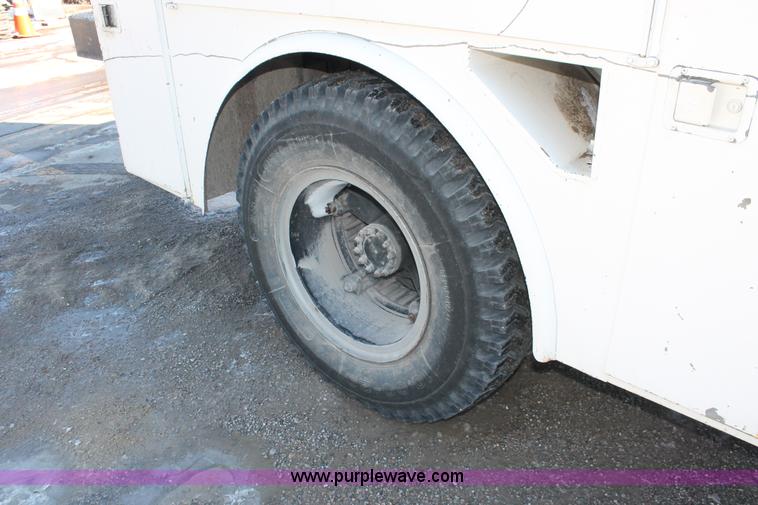 image for item E2811 1984 Chevrolet Kodiak C7D042 Digger Derrick truck