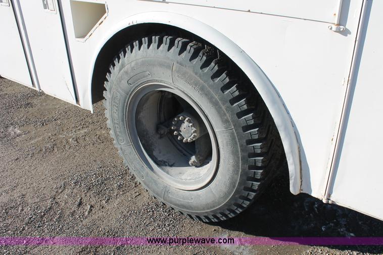 image for item E2811 1984 Chevrolet Kodiak C7D042 Digger Derrick truck