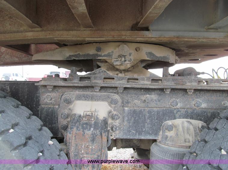 image for item E3622 1991 Ford CLT 9000 semi truck