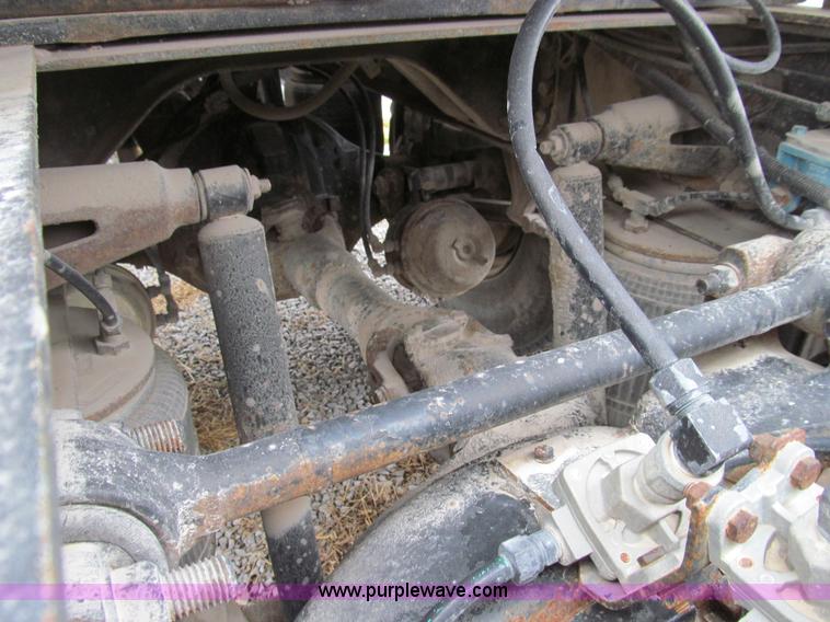 image for item E3622 1991 Ford CLT 9000 semi truck