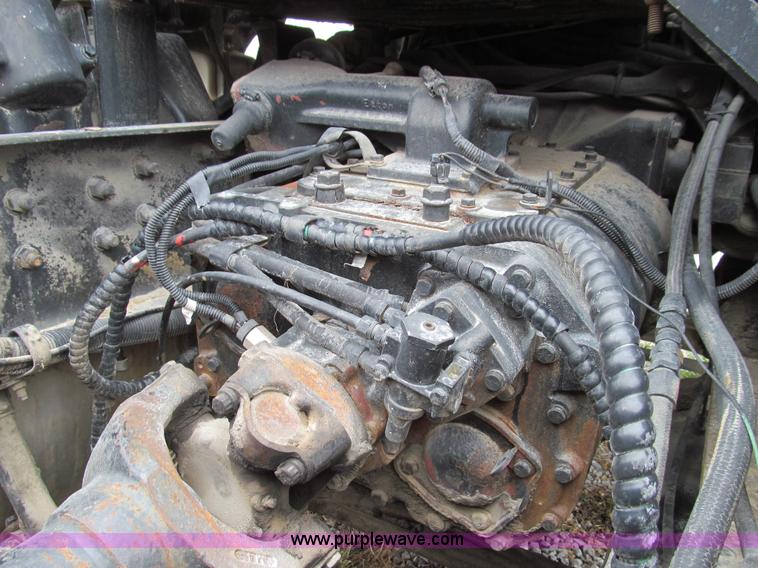 image for item E3622 1991 Ford CLT 9000 semi truck