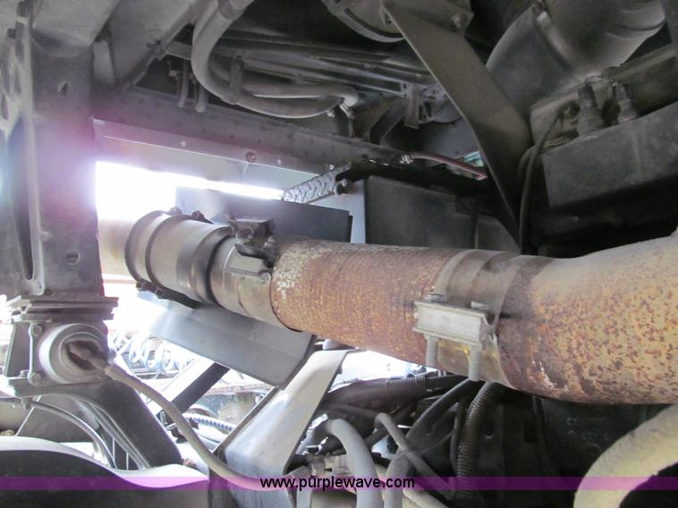 image for item E3622 1991 Ford CLT 9000 semi truck